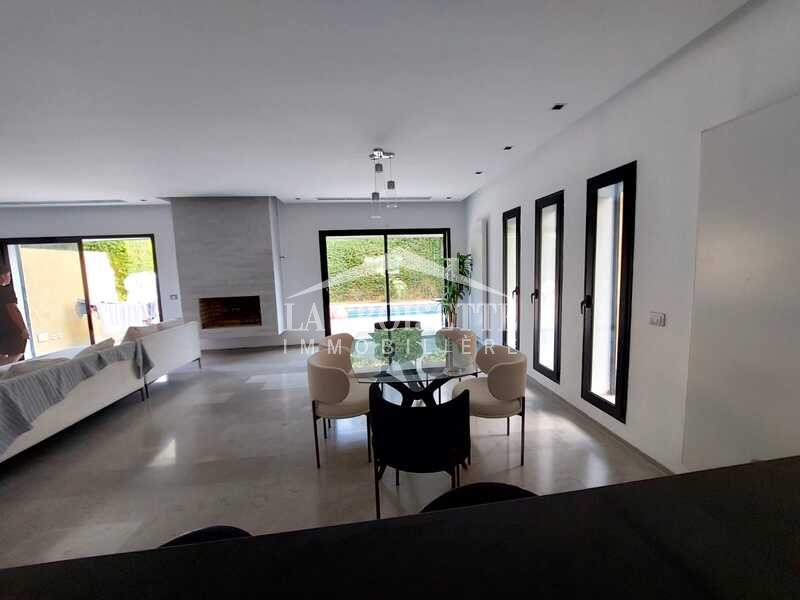 Villa S+3 avec piscine à La Soukra